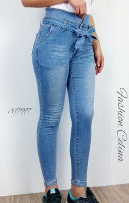 Jeans feminina. Jeans femenino. c317997